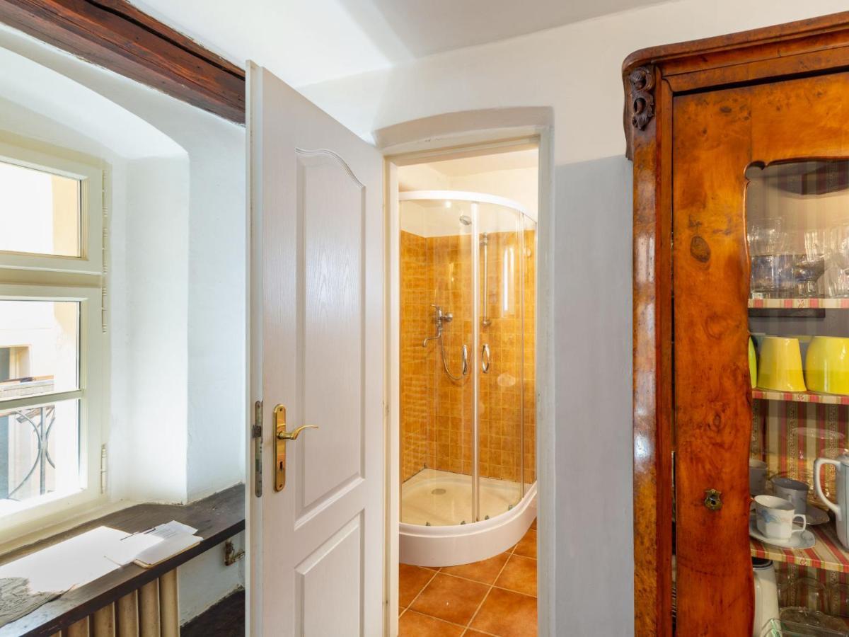 Apartment Nerudova By Interhome Praha Bagian luar foto