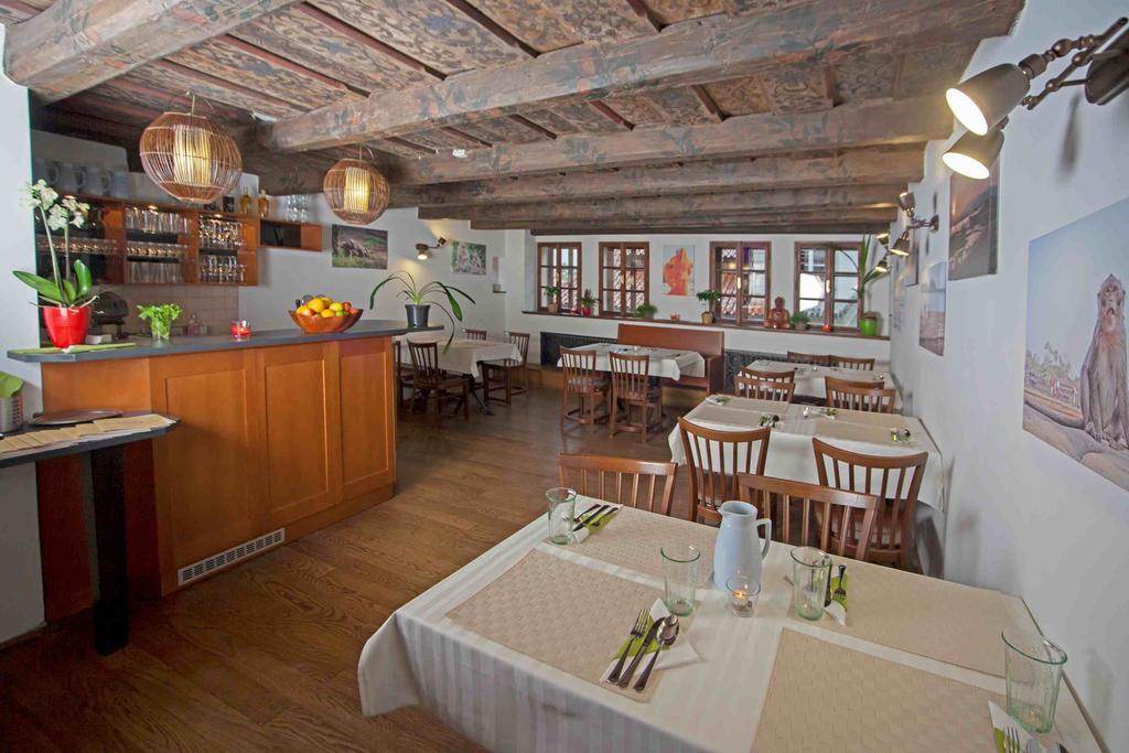Apartment Nerudova By Interhome Praha Bagian luar foto