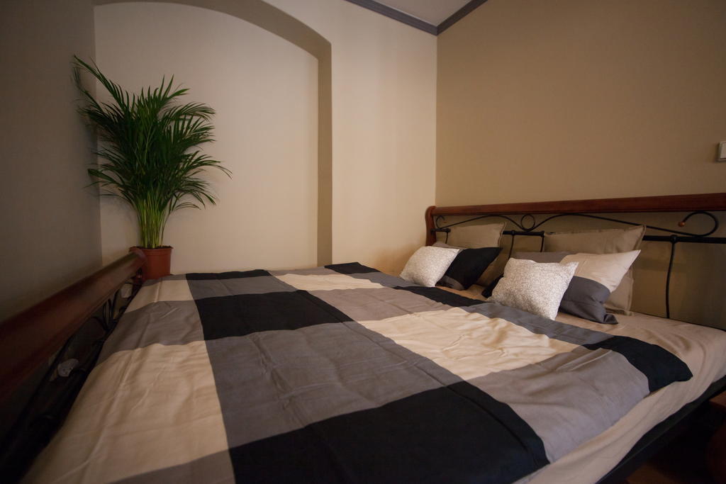 Apartment Nerudova By Interhome Praha Ruang foto